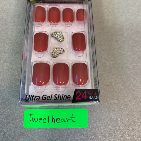 imPRESS 24 Press-On Ultra Gel Shine Nails W/Charm - Picture 4 of 5